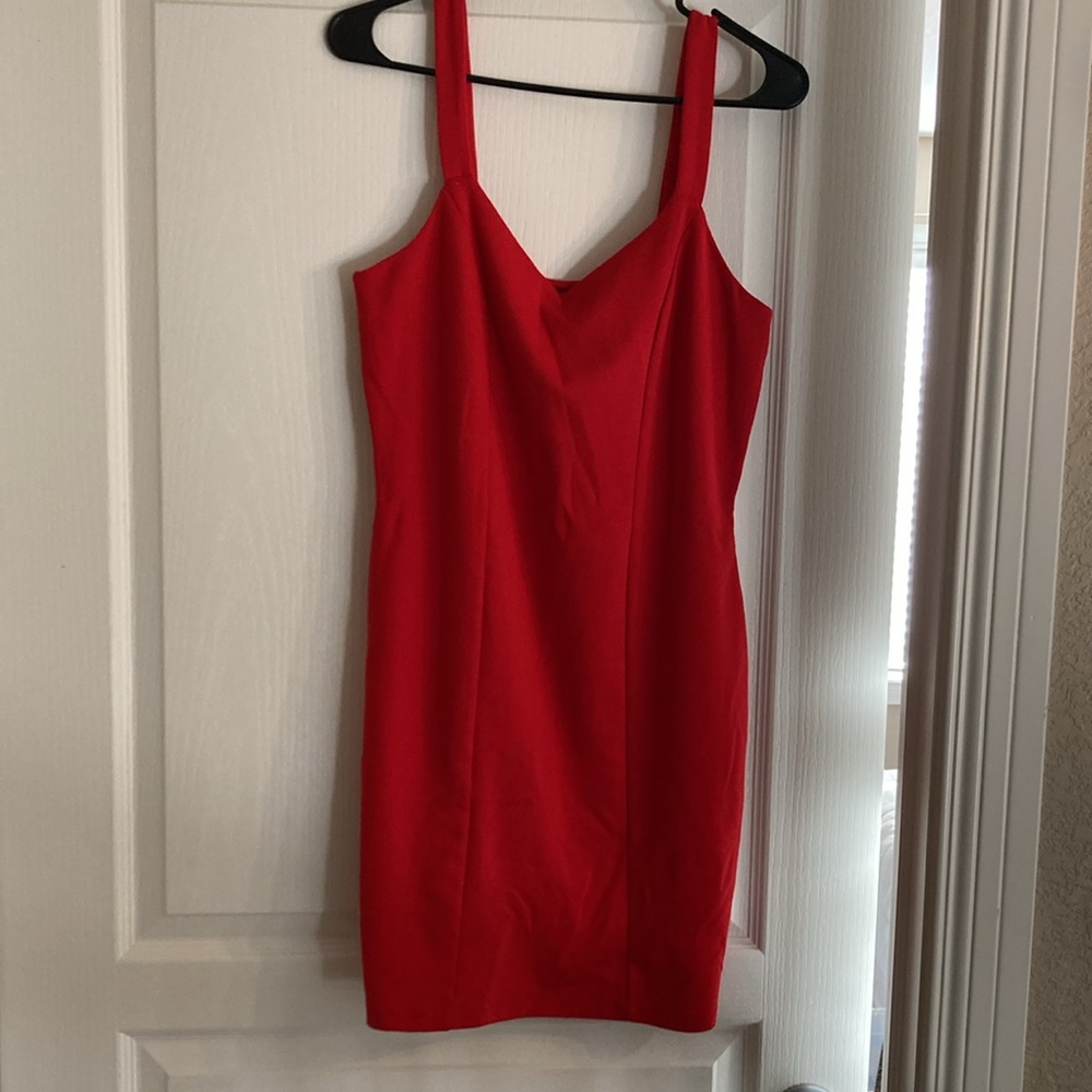 Ali & Kris sexy red dress